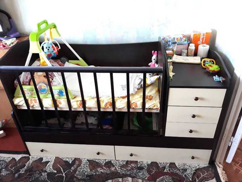 Преимущества откидных детских кроватей, правила безопасного размещения