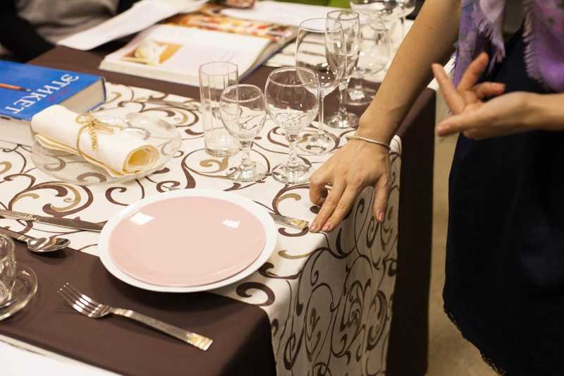 Как украсить стол своими руками: простые идеи и лучшие способы как сделать декор стола (95 фото)