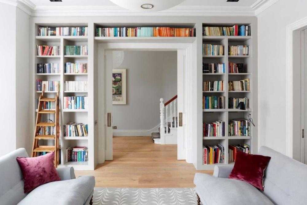 Книжный шкаф в интерьере