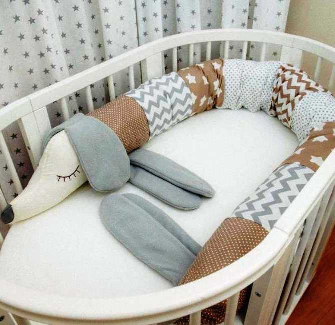 Как сшить бортики в кроватку для новорожденных: подушки, косички, бомбоны и другие варианты, мастер-классы с выкройками, фото и видео